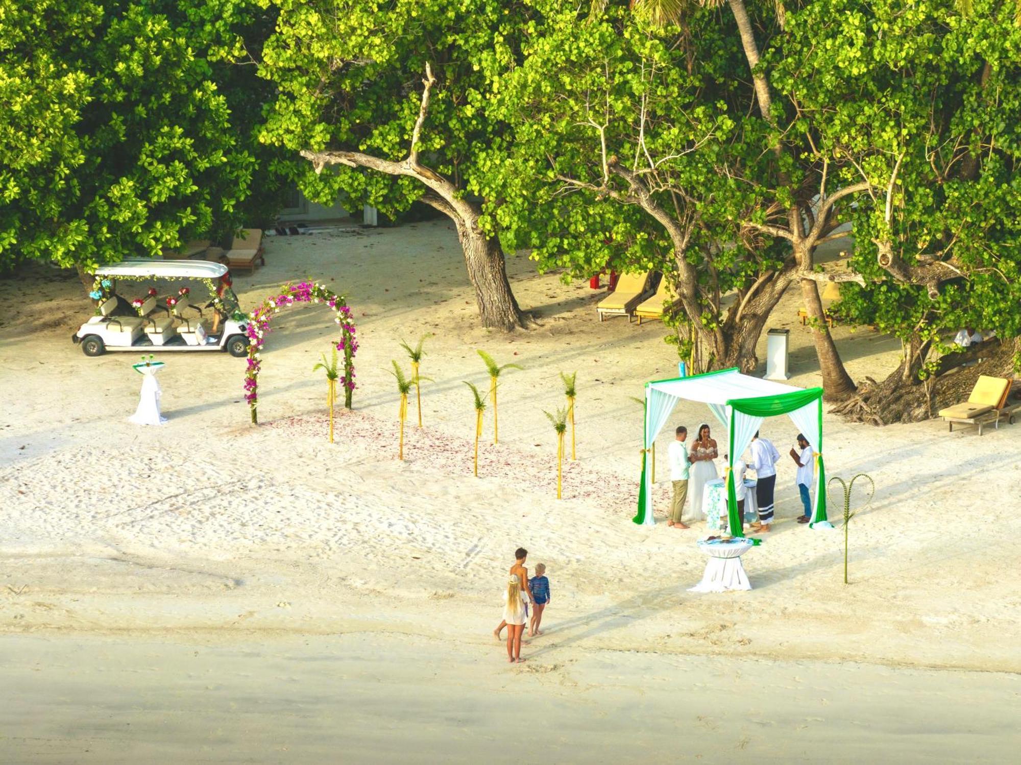 Bandos Island Bandos Maldives - One Way Transfer Free For Stays From 1St May Till 30Th Sept 2025 For Bookings From 16 Apr 2025 מראה חיצוני תמונה