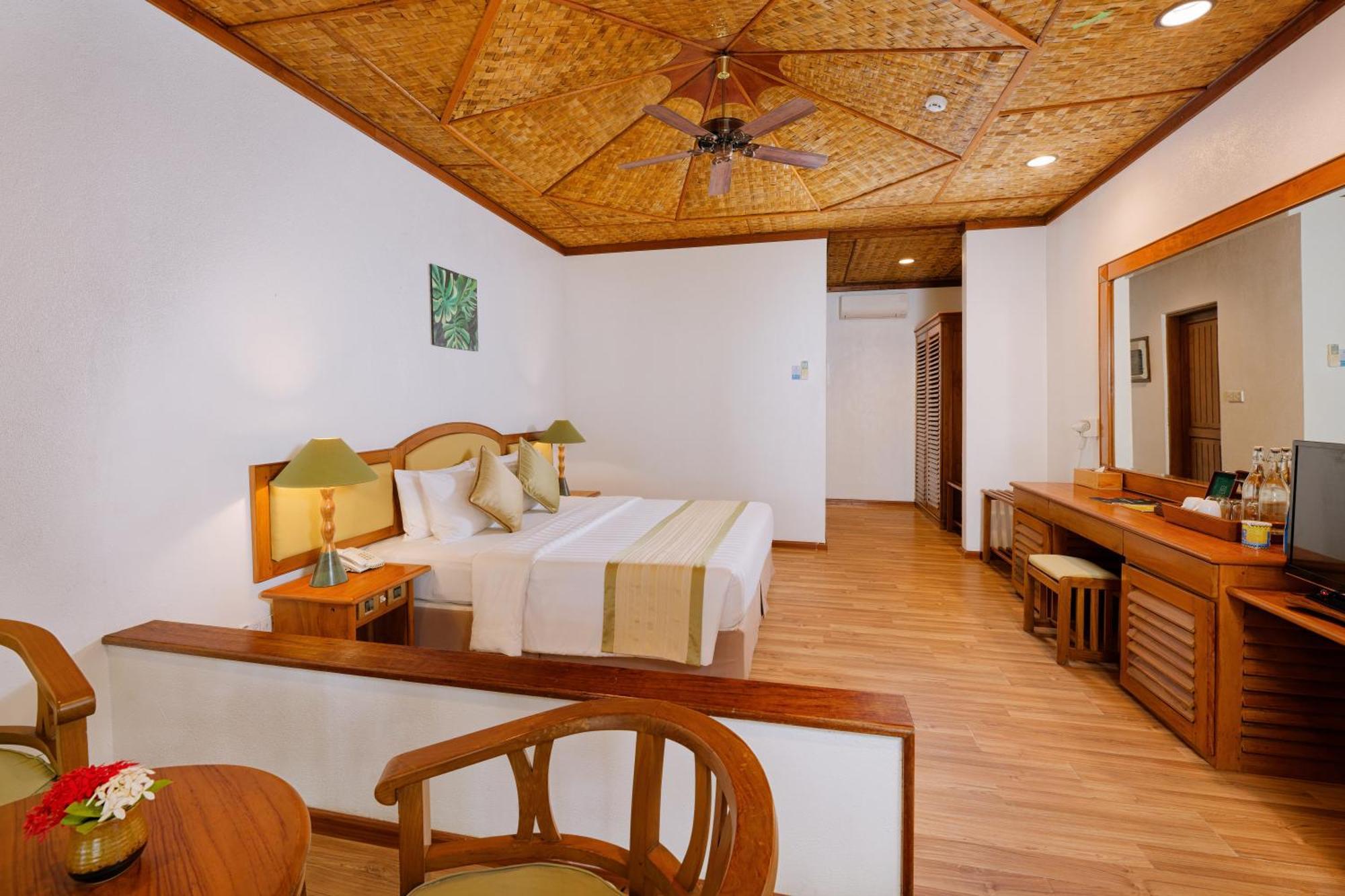 Bandos Island Bandos Maldives - One Way Transfer Free For Stays From 1St May Till 30Th Sept 2025 For Bookings From 16 Apr 2025 מראה חיצוני תמונה